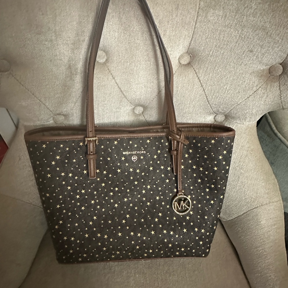 Michael Kors Jet Set Charm MD Carryall Tote in brown multi - Picture 10 of 12